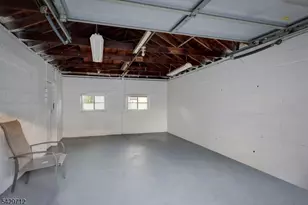 81 Hutchinson St, Clark Township, NJ 07066 - Photo 28