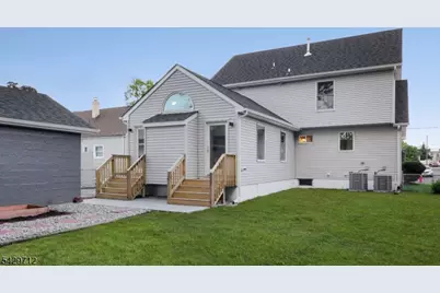 81 Hutchinson St, Clark Township, NJ 07066 - Photo 32