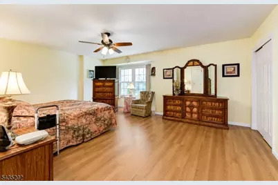 615 Revere Ct, Raritan Township, NJ 08822 - Photo 18