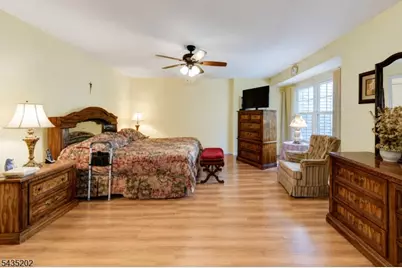 615 Revere Ct, Raritan Township, NJ 08822 - Photo 20