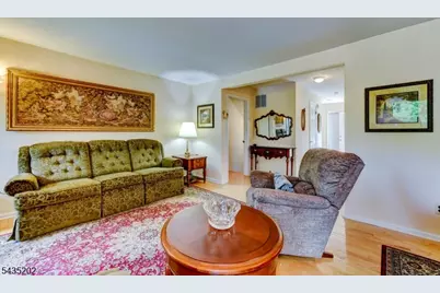 615 Revere Ct, Raritan Township, NJ 08822 - Photo 16