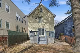 64 Willoughby St, Newark, NJ 07112 - Photo 24