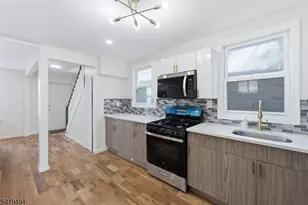 64 Willoughby St, Newark, NJ 07112 - Photo 10