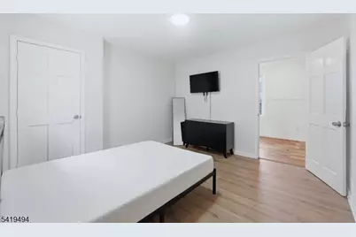 64 Willoughby St, Newark, NJ 07112 - Photo 16