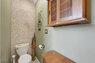 385 Berkeley Ave, Bloomfield, NJ 07003 - Photo 28