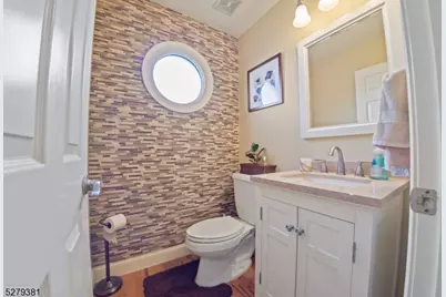 78 Kent Dr, Roseland, NJ 07068 - Photo 8