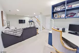 78 Kent Dr, Roseland, NJ 07068 - Photo 16