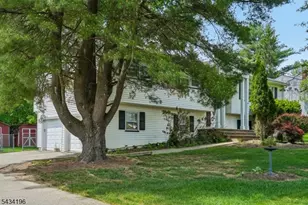 22 Marlton Dr, Wayne, NJ 07470 - Photo 2