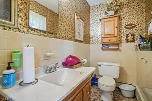 22 Marlton Dr, Wayne, NJ 07470 - Photo 14