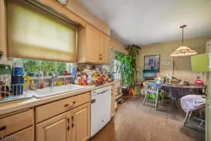 22 Marlton Dr, Wayne, NJ 07470 - Photo 10