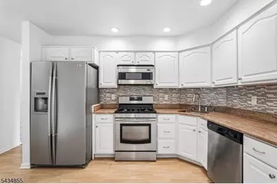 304 Heights Dr, Haledon, NJ 07508 - Photo 8