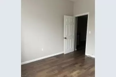 108 Peabody Pl, Newark, NJ 07104 - Photo 6