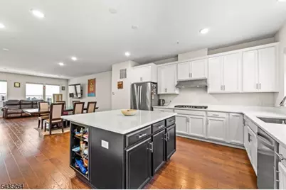 18 Cortland Ct, Livingston Twp., NJ 07039 - Photo 8