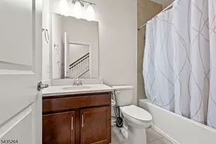 18 Cortland Ct, Livingston Twp., NJ 07039 - Photo 26