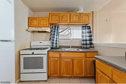 322 E Jersey St, Elizabeth, NJ 07206 - Photo 8