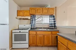 322 E Jersey St, Elizabeth, NJ 07206 - Photo 8