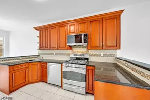 63 Albert Ct, Parsippany, NJ 07054 - Photo 4