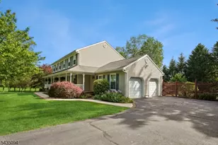 4 Amherst Dr, Washington Township, NJ 07853 - Photo 36