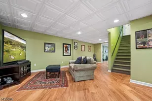 4 Amherst Dr, Washington Township, NJ 07853 - Photo 28