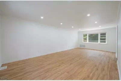20 Whitewood Dr, Parsippany, NJ 07950 - Photo 6