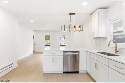 471 Burnside St, Orange, NJ 07050 - Photo 4