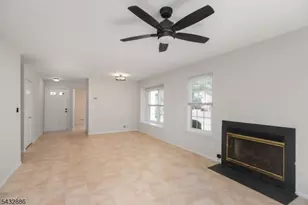 152 Picadilly Pl, Franklin Township, NJ 08873 - Photo 4