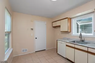 152 Picadilly Pl, Franklin Township, NJ 08873 - Photo 6