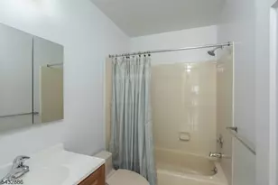152 Picadilly Pl, Franklin Township, NJ 08873 - Photo 16