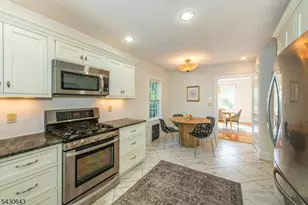39 Essex Ave, Montclair, NJ 07042 - Photo 16