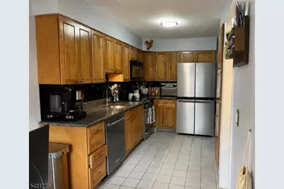 31 Greenbriar Ln, Clinton Township, NJ 08801 - Photo 4