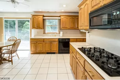 16 Feldstone Pl, West Caldwell, NJ 07006 - Photo 12