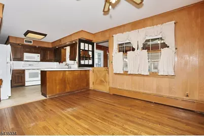 200 Watchung Dr, Hawthorne, NJ 07506 - Photo 14