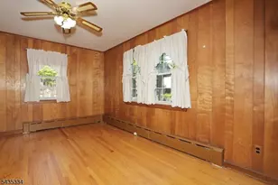 200 Watchung Dr, Hawthorne, NJ 07506 - Photo 8