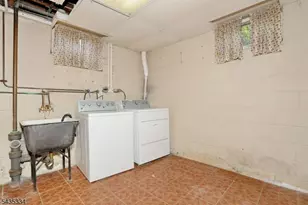 200 Watchung Dr, Hawthorne, NJ 07506 - Photo 36
