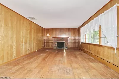 200 Watchung Dr, Hawthorne, NJ 07506 - Photo 6