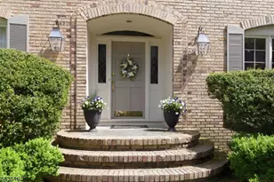 31 Laura Ln, Morris Township, NJ 07960 - Photo 2