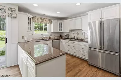 31 Laura Ln, Morris Township, NJ 07960 - Photo 8