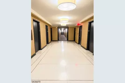 2100 Linwood Avenue #4P, Fort Lee, NJ 07024 - Photo 4