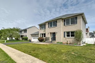 808 Columbus Ave, Raritan, NJ 08869 - Photo 2