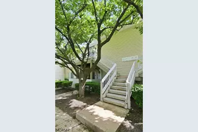 78 Sage Ct, Bedminster Township, NJ 07921 - Photo 2