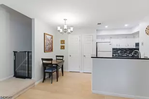 78 Sage Ct, Bedminster Township, NJ 07921 - Photo 12