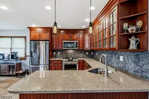 10 Briarwood Dr, Franklin Township, NJ 08873 - Photo 4