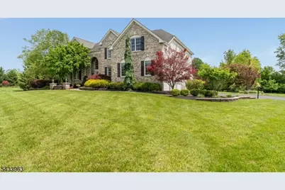 20 Balmoral Drive, Alexandria Township, NJ 08867 - Photo 2