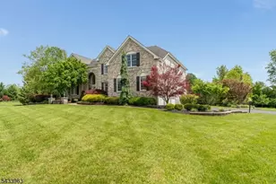 20 Balmoral Dr, Alexandria Township, NJ 08867 - Photo 2
