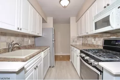 605 Grove St #2, Clifton, NJ 07013 - Photo 18