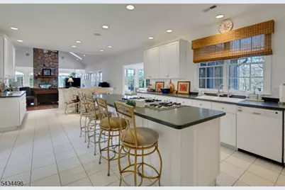 15 Skytop Dr, Denville, NJ 07834 - Photo 36