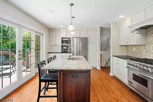 46 Londonderry Wy, Summit, NJ 07901 - Photo 4