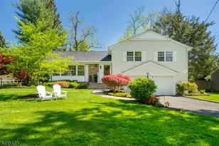 46 Londonderry Wy, Summit, NJ 07901 - Photo 1