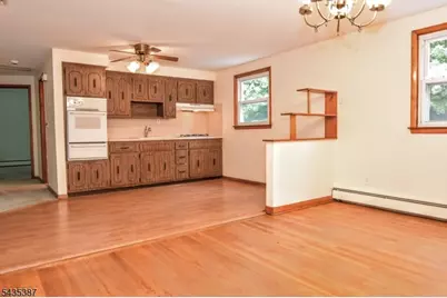 8 Royal Ave, Hawthorne, NJ 07506 - Photo 22