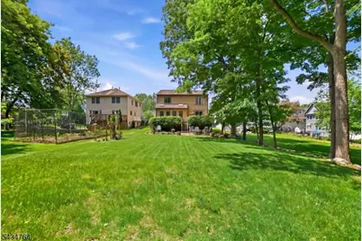 12 Lee Rd, Livingston, NJ 07039 - Photo 18